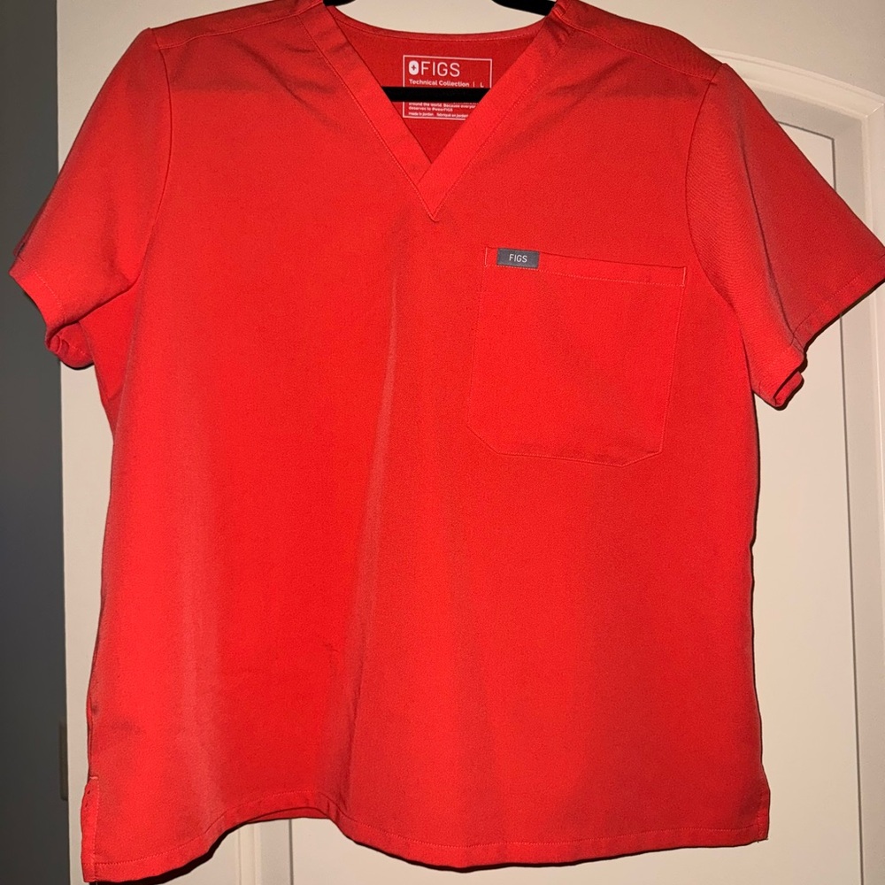 Women’s Figs Catarina one-pocket scrub top in fireside color